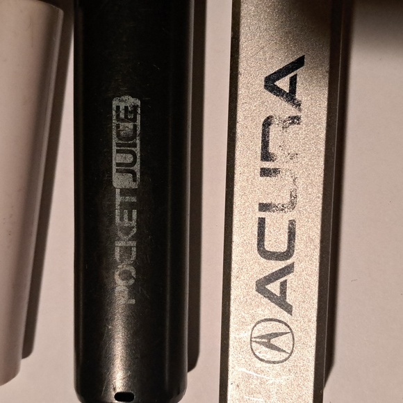 4 Portable Chargers - Picture 2 of 4